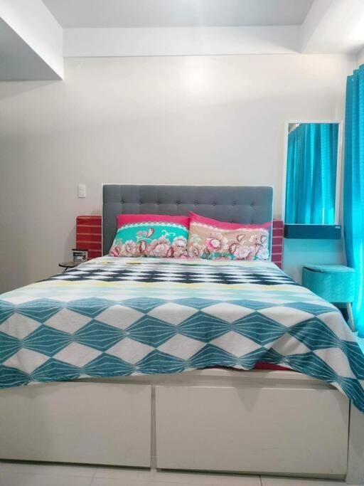 Cubao Manhattanheights U31N Tb, Studio Unit Manila Kültér fotó
