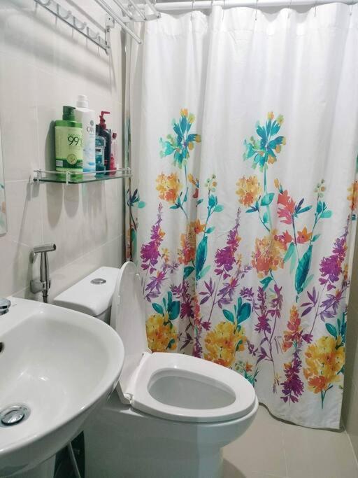 Cubao Manhattanheights U31N Tb, Studio Unit Manila Kültér fotó