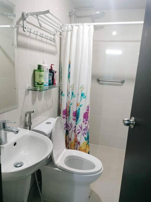 Cubao Manhattanheights U31N Tb, Studio Unit Manila Kültér fotó
